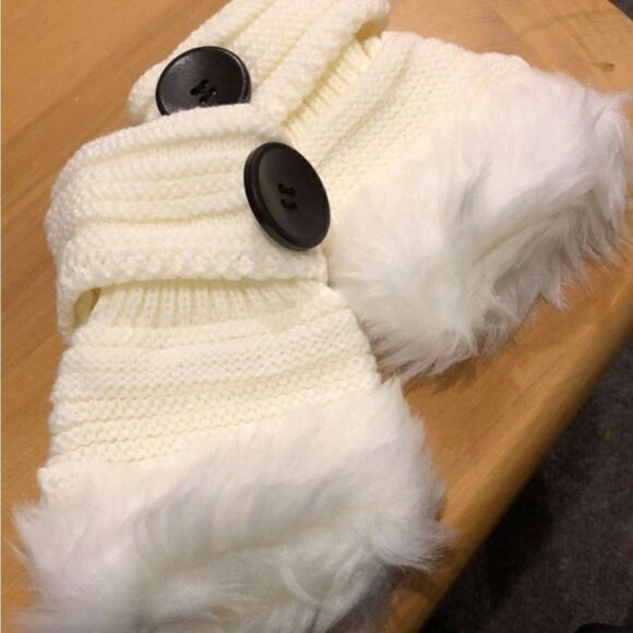 Fingerless,  knitted gloves faux rabbit fur super cute . - Picture 7 of 14